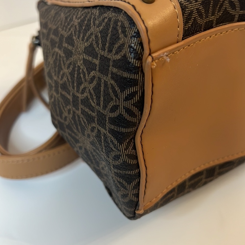 BROWN AND TAN HAND BAG - Picture 8 of 16